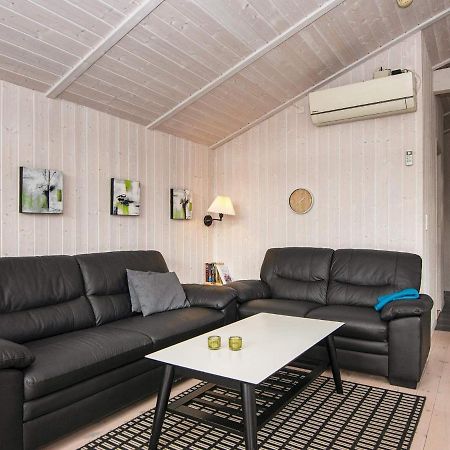 Three-Bedroom Holiday Home In Juelsminde 18 Sonderby  Dış mekan fotoğraf