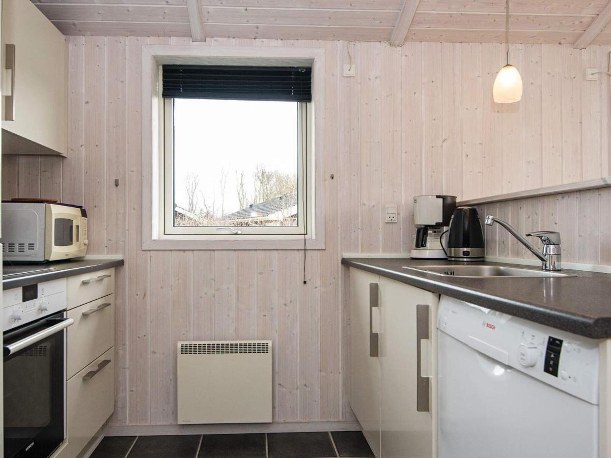 Three-Bedroom Holiday Home In Juelsminde 18 Sonderby  Dış mekan fotoğraf