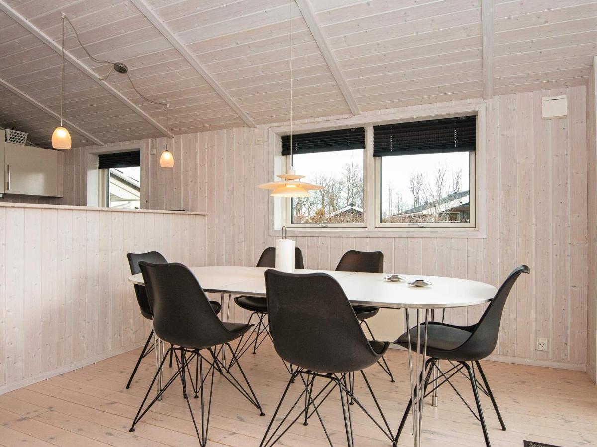 Three-Bedroom Holiday Home In Juelsminde 18 Sonderby  Dış mekan fotoğraf