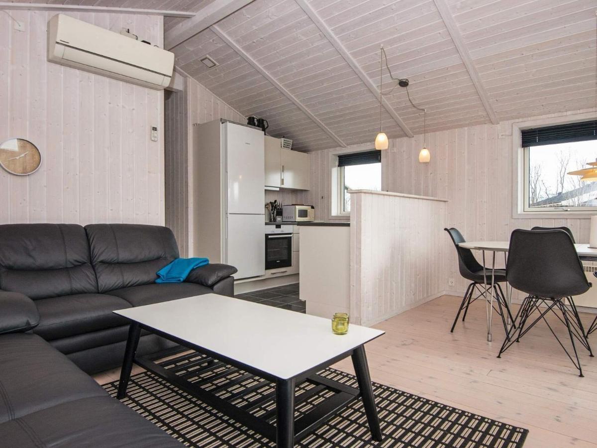 Three-Bedroom Holiday Home In Juelsminde 18 Sonderby  Dış mekan fotoğraf