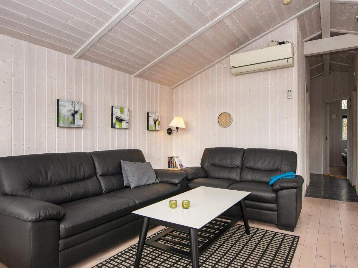 Three-Bedroom Holiday Home In Juelsminde 18 Sonderby  Dış mekan fotoğraf