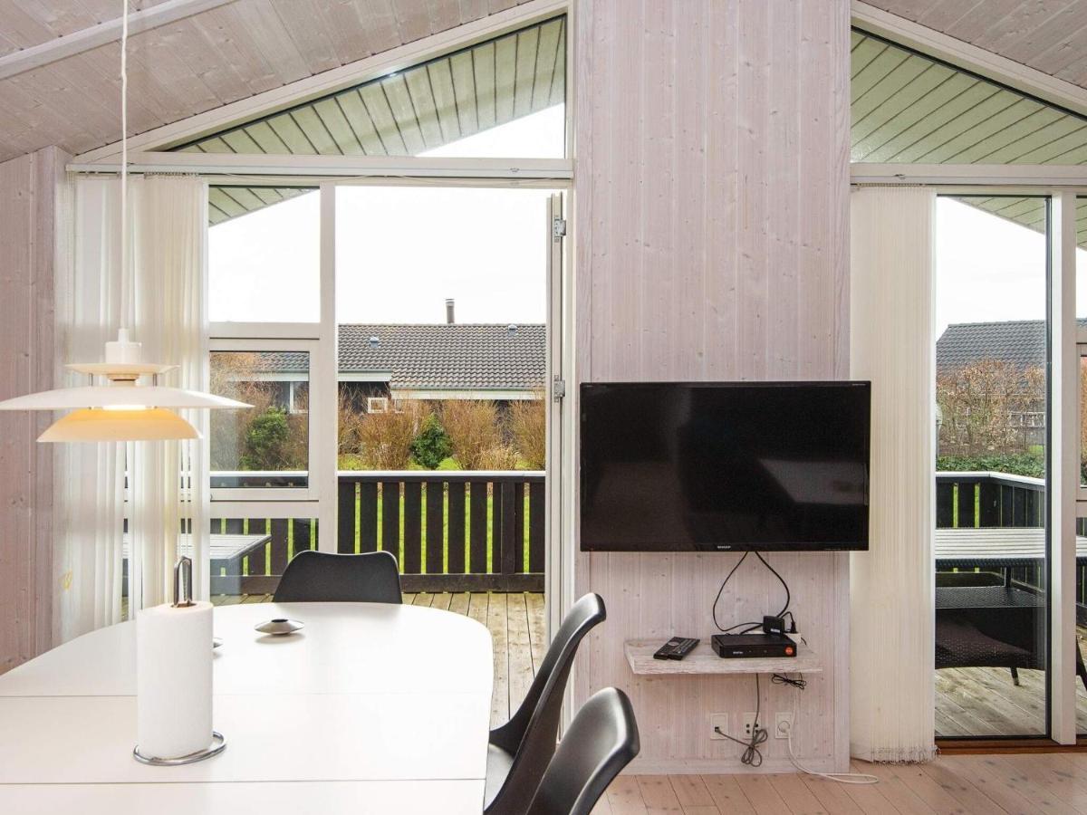 Three-Bedroom Holiday Home In Juelsminde 18 Sonderby  Dış mekan fotoğraf
