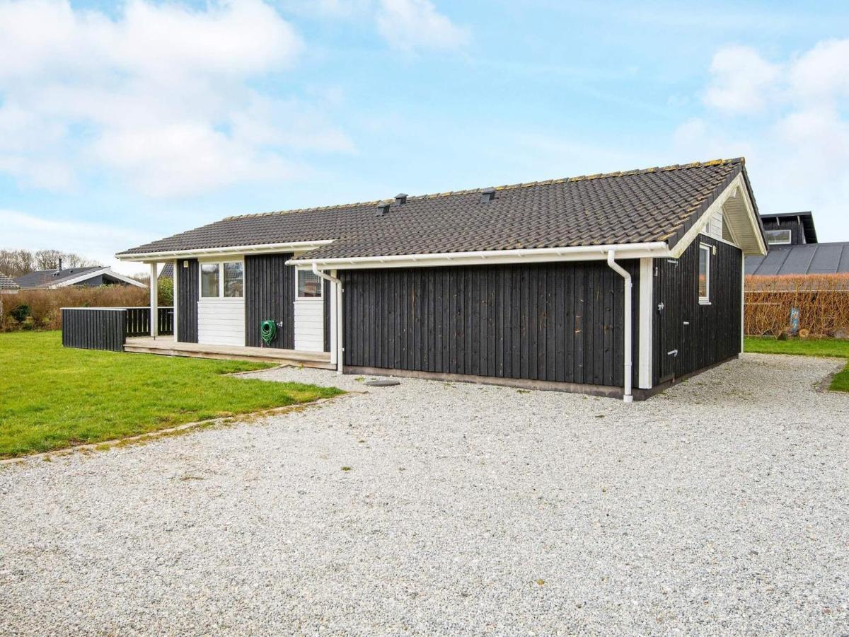 Three-Bedroom Holiday Home In Juelsminde 18 Sonderby  Dış mekan fotoğraf