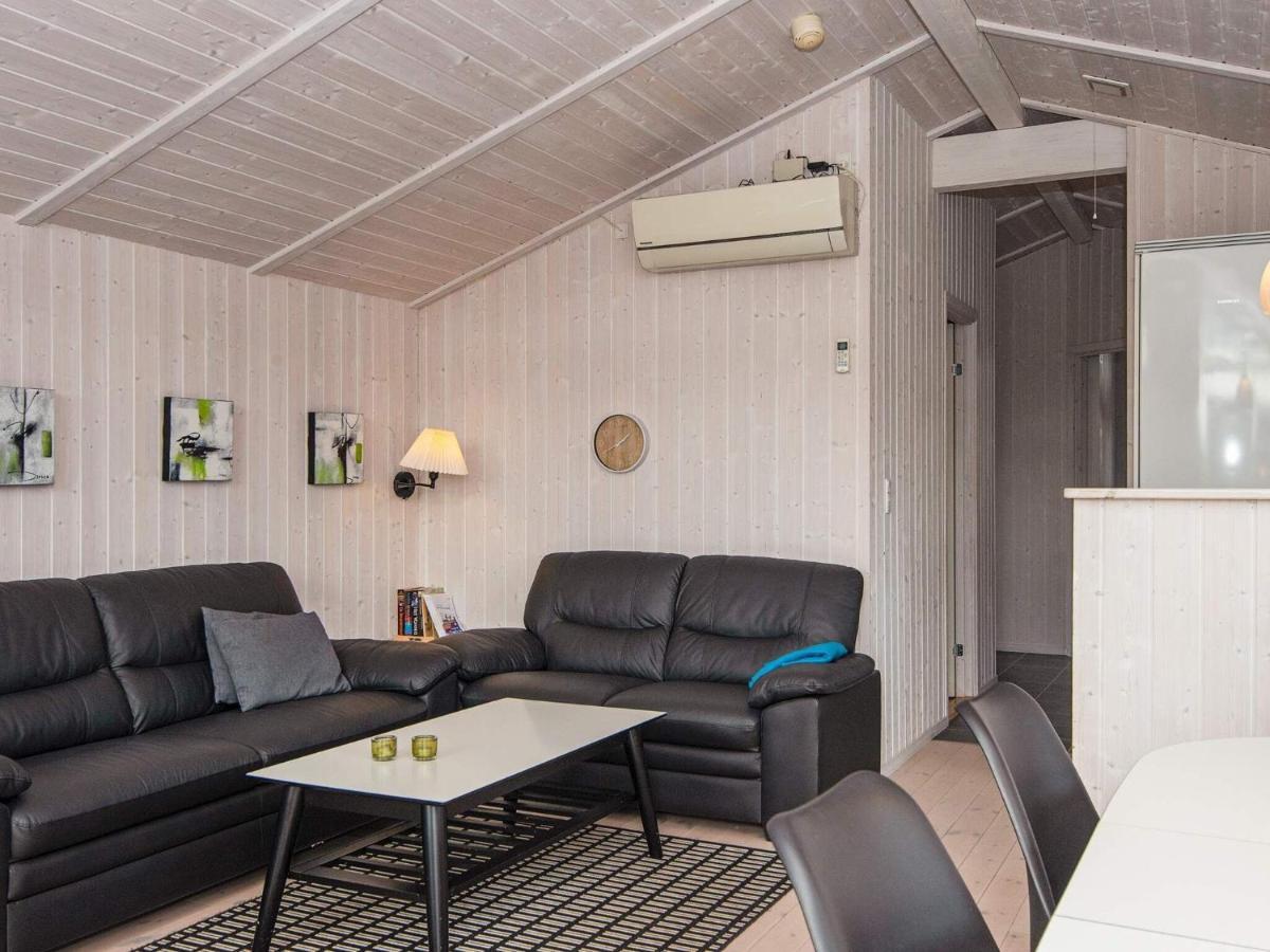 Three-Bedroom Holiday Home In Juelsminde 18 Sonderby  Dış mekan fotoğraf