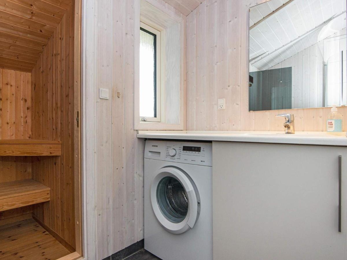 Three-Bedroom Holiday Home In Juelsminde 18 Sonderby  Dış mekan fotoğraf